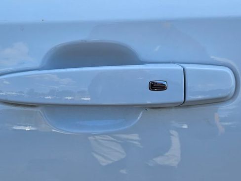 Used 2024 GMC Terrain SLT AWD/4WD image 10