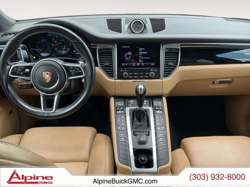 Used 2018 Porsche Macan AWD/4WD image 10