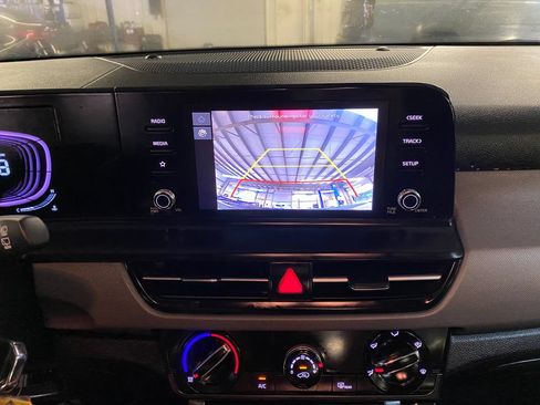 Used 2026 Kia Seltos LX FWD image 16