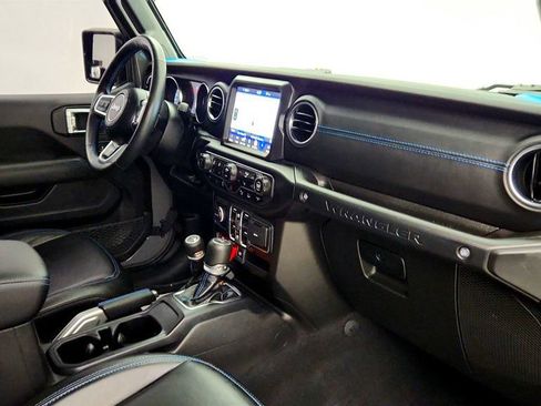 Used 2022 Jeep Wrangler Unlimited Rubicon 4xe w/ Cold Weather Group AWD/4WD image 25
