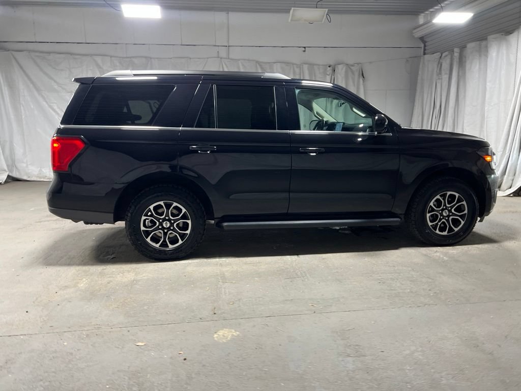 Used 2024 Ford Expedition XLT AWD/4WD image 8