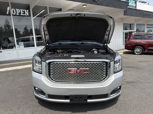Used 2015 GMC Yukon XL Denali w/ Touring Package AWD/4WD image 13