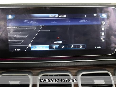 Used 2023 Mercedes-Benz GLE 450 4MATIC w/ AMG Line Exterior image 3