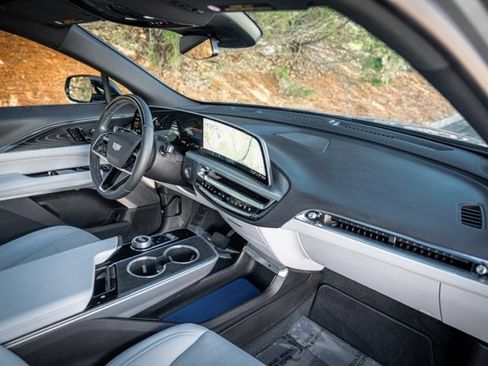 Used 2024 Cadillac Lyriq Sport image 24