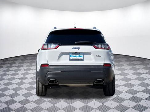 Used 2019 Jeep Cherokee Latitude Plus w/ Comfort/Convenience Group image 9