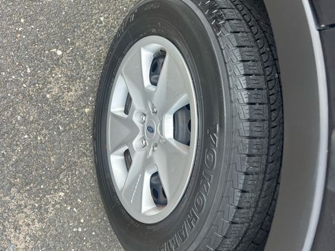 Used 2013 Ford Explorer FWD image 9