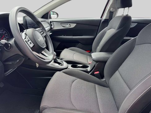 Used 2024 Kia Forte LXS w/ LXS Technology Package FWD image 13