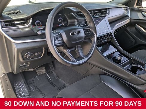 Used 2025 Jeep Grand Cherokee Altitude AWD/4WD image 14