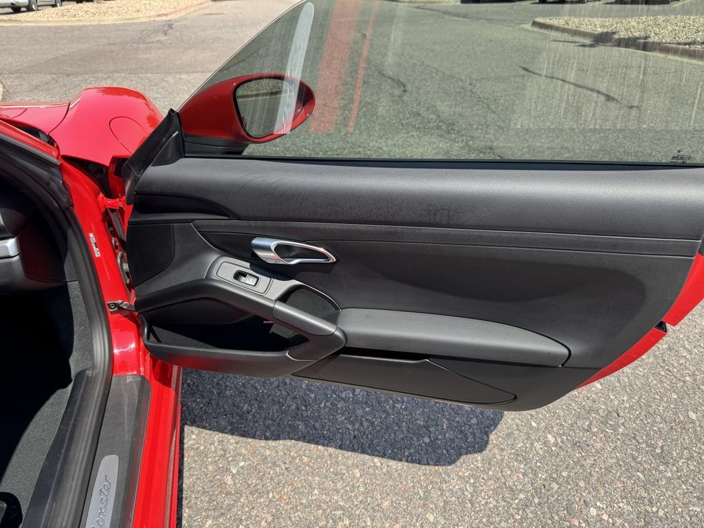 Used 2018 Porsche 718 Boxster RWD image 30