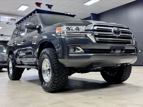 Used 2016 Toyota Land Cruiser AWD/4WD image 3
