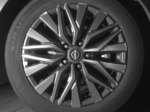 Used 2024 Nissan Altima 2.5 SV image 13