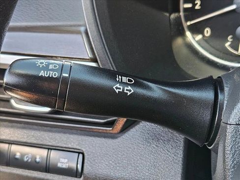 Used 2024 Nissan Altima 2.5 SV FWD image 15