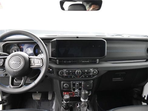 Used 2024 Jeep Wrangler Unlimited Rubicon 4xe image 10