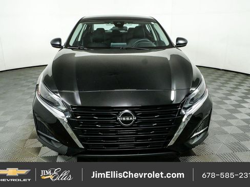 Used 2024 Nissan Altima 2.5 SV FWD image 24