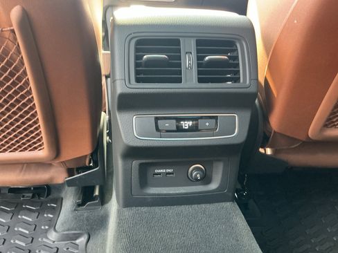 Used 2025 Audi Q5 e Premium image 25