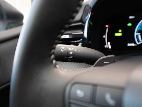 Used 2025 Toyota Camry SE FWD image 13
