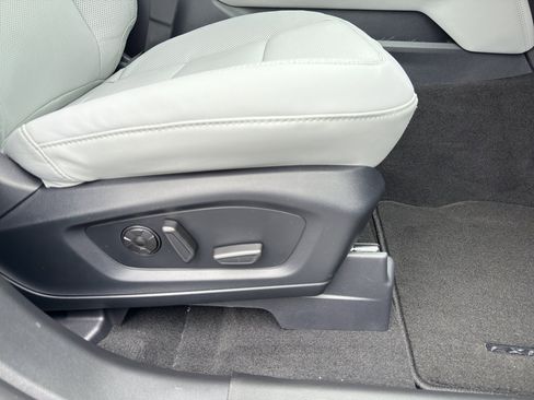 New 2026 Ford Explorer Platinum w/ LUX Leather Package image 35