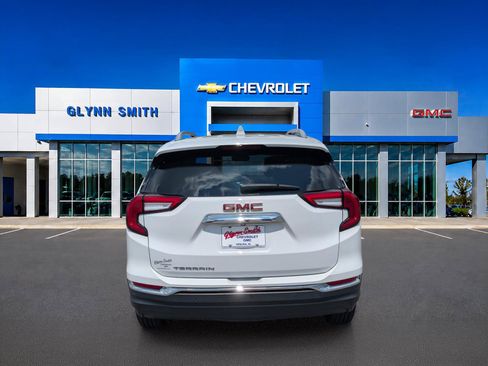Used 2024 GMC Terrain SLT FWD image 9