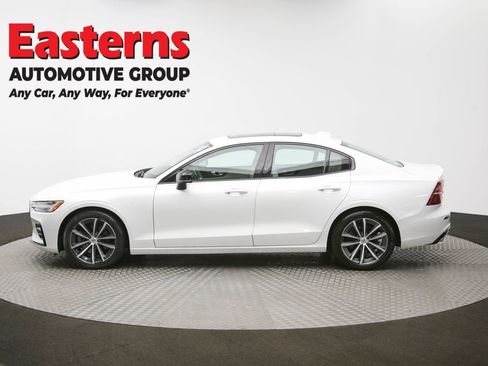 Used 2022 Volvo S60 B5 Momentum image 60