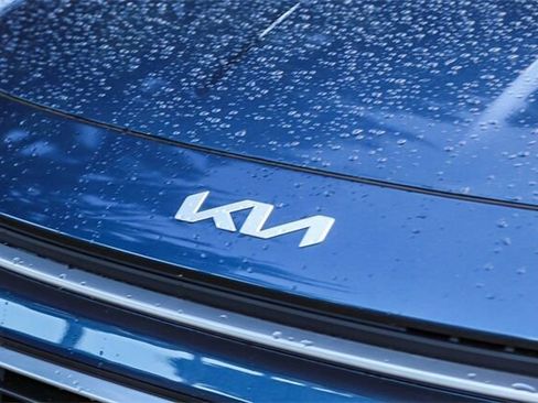 New 2025 Kia Niro EX image 6