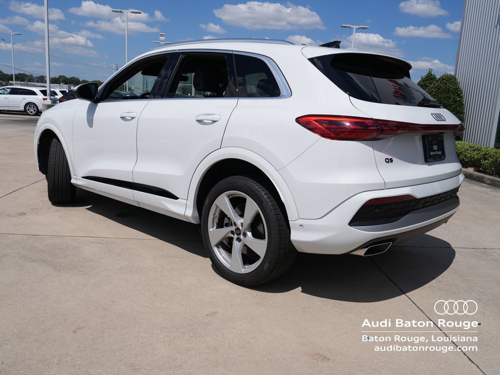 Used 2025 Audi Q5 Premium Plus w/ Premium Plus AWD/4WD image 3