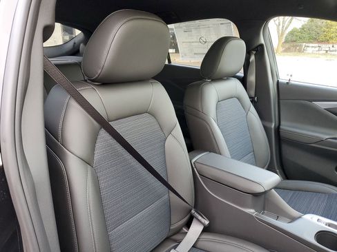 New 2025 Buick Envista Preferred w/ Advanced Safety Package image 59