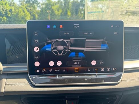 New 2025 Volkswagen Tiguan SE R-Line image 16