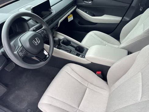 Used 2025 Honda Accord LX image 9