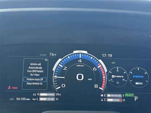 Used 2024 Toyota Sequoia Platinum AWD/4WD image 30
