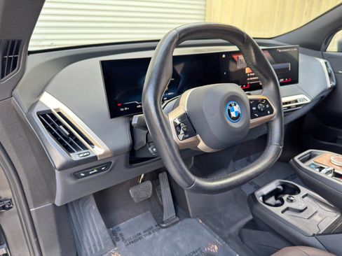 Used 2023 BMW iX xDrive50 w/ Ultimate Package 2 AWD/4WD image 13