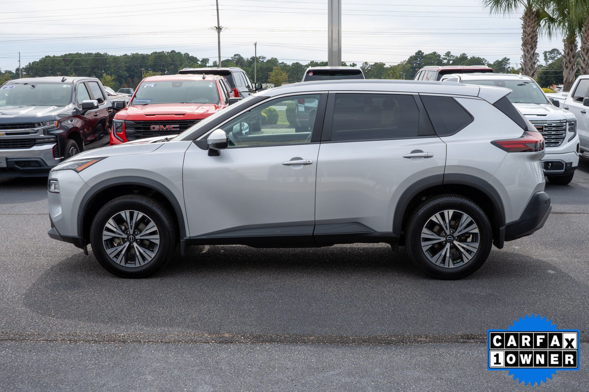 Used 2022 Nissan Rogue SV w/ SV Premium Package FWD image 6