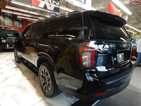 Used 2023 Chevrolet Suburban Z71 image 10