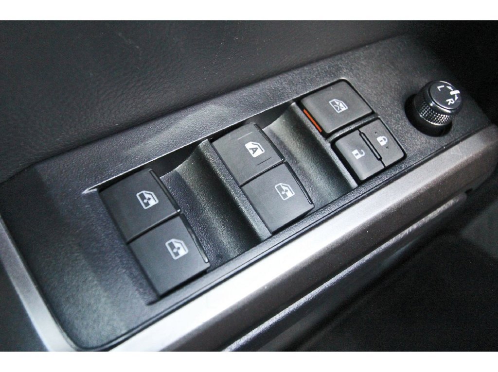 Used 2022 Toyota Tacoma SR5 RWD image 22