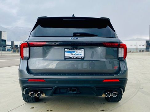 Used 2025 Ford Explorer ST image 6