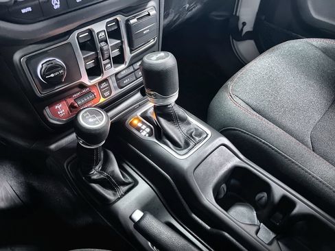 Used 2026 Jeep Wrangler Unlimited Rubicon AWD/4WD image 27