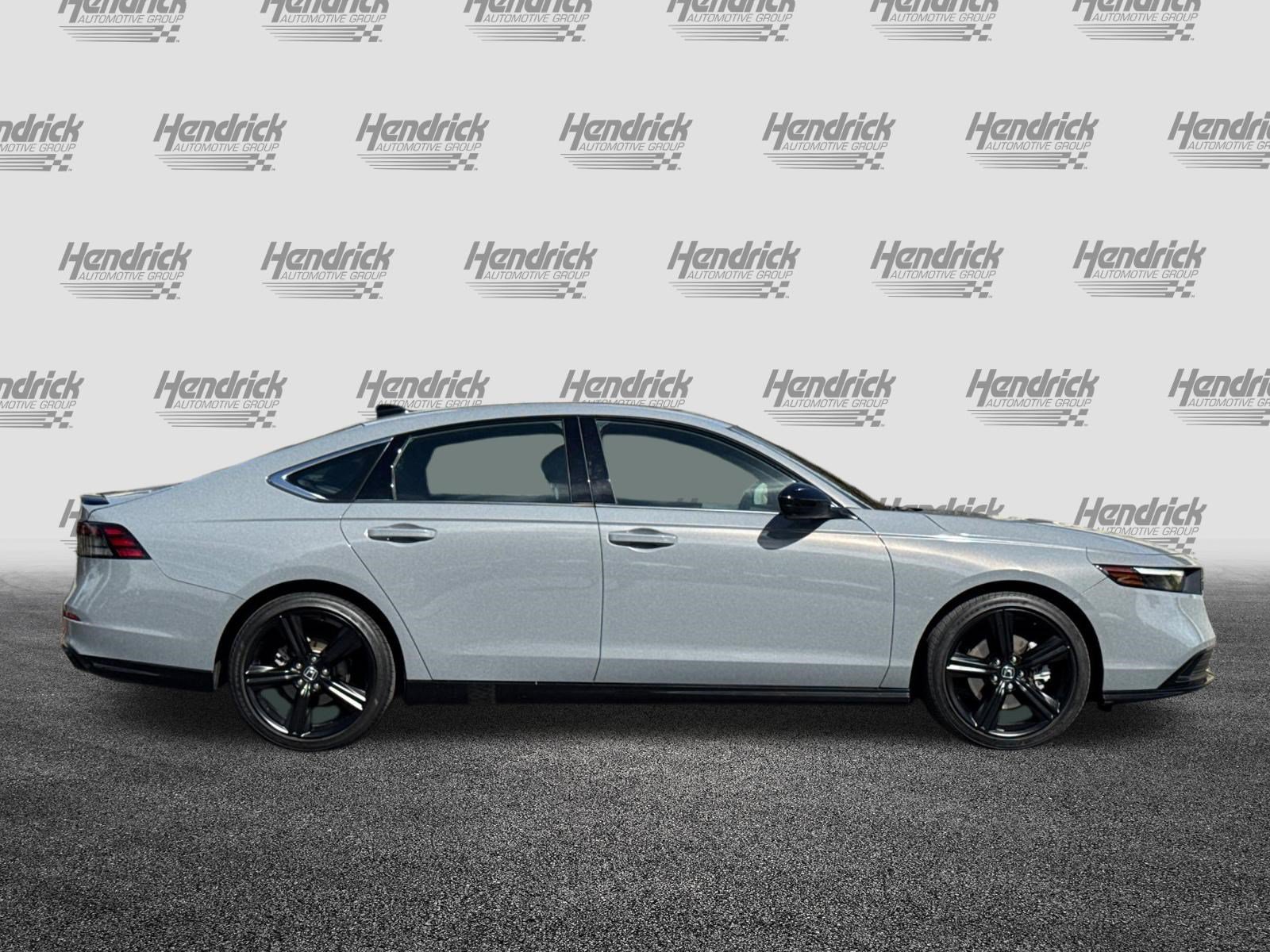 Used 2023 Honda Accord Sport image 3