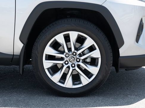 Used 2022 Toyota RAV4 XLE Premium FWD image 12