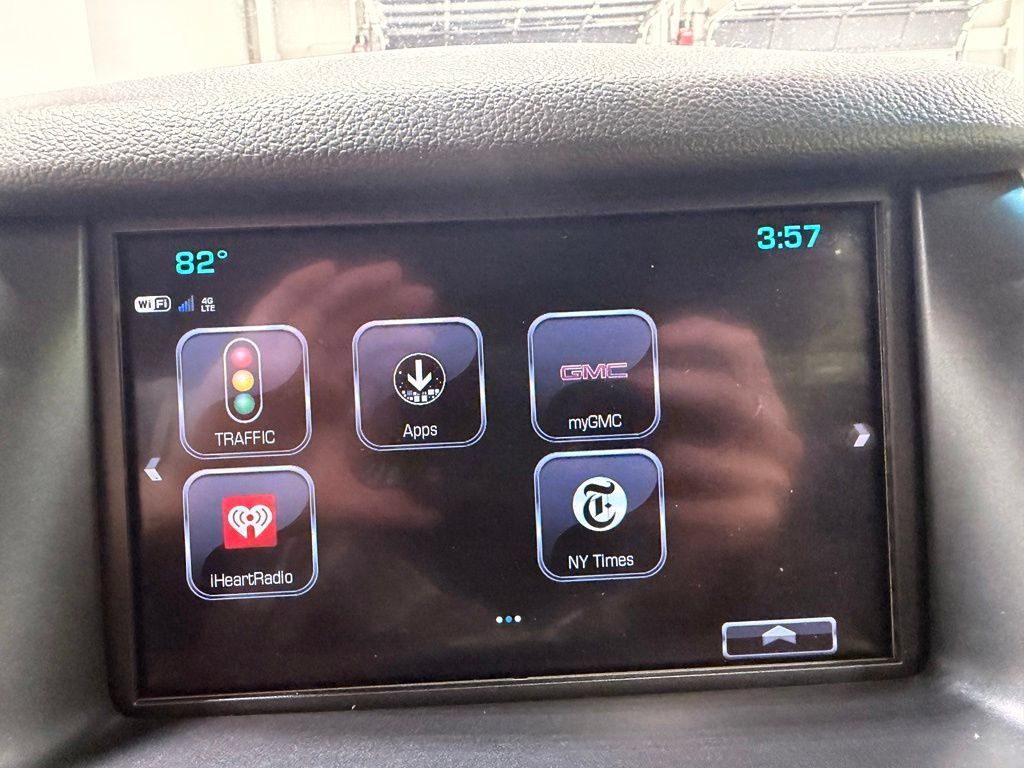 Used 2020 GMC Yukon Denali w/ Denali Premium Package AWD/4WD image 44