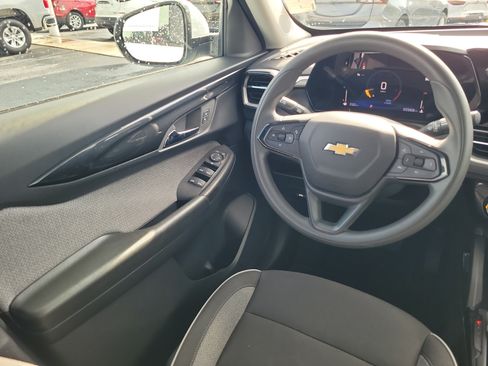 Used 2026 Chevrolet TrailBlazer LT FWD image 14
