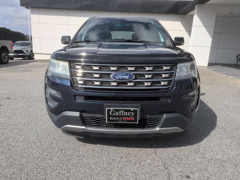 Used 2016 Ford Explorer XLT image 10