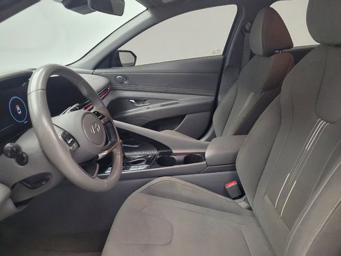 Used 2024 Hyundai Elantra SEL w/ Convenience Package FWD image 17