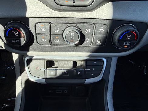 Used 2022 GMC Terrain SLT AWD/4WD image 24