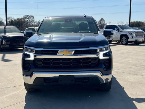 Used 2022 Chevrolet Silverado 1500 LT image 2