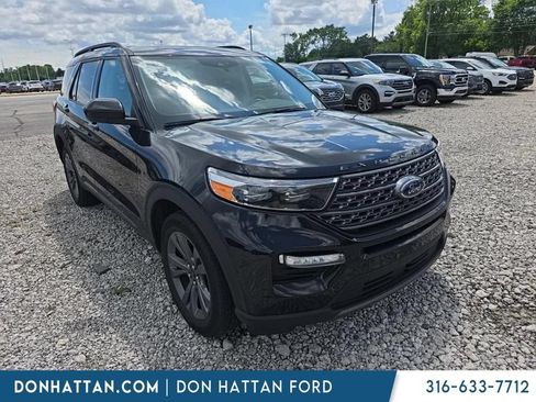Used 2023 Ford Explorer XLT w/ Equipment Group 202A AWD/4WD image 2