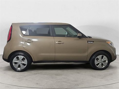 Used 2015 Kia Soul image 6