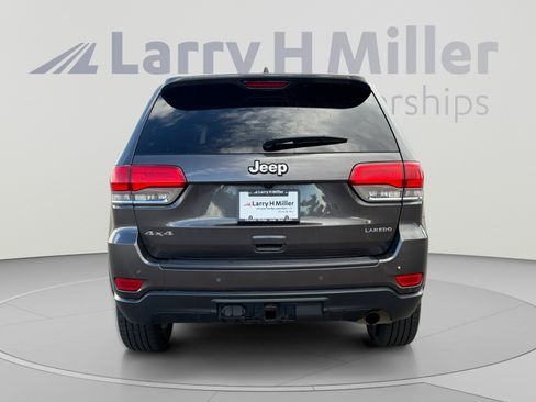 Used 2019 Jeep Grand Cherokee Laredo AWD/4WD image 5
