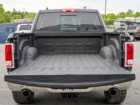 Used 2018 RAM 1500 Laramie w/ Convenience Group AWD/4WD image 11