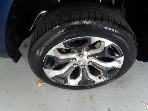 Certified 2022 RAM 1500 Limited w/ Body Color Bumper Group image 29