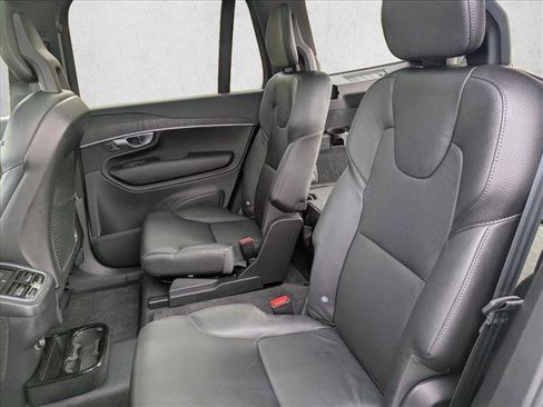 Used 2020 Volvo XC90 T6 Momentum image 19