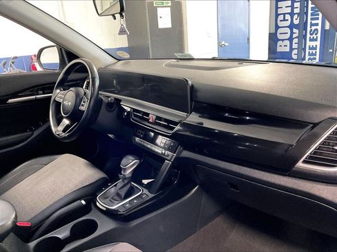 Used 2025 Kia Seltos S AWD/4WD image 14